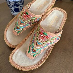 Alegria Women's Vanessa Thong Sandal in Chrysalis Cognac